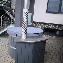 Edelstahl-Badewanne mit Schutzabdeckung | Maßanfertigung - grauer Dekor | xspa.at Edelstahl-Badewanne mit Schutzabdeckung | Maßanfertigung - grauer Dekor | xspa.at
