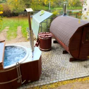 Edelstahl-Badewannen | Ausführung - dunkler Holzdekor | xspa.at Edelstahl-Badewannen | Ausführung - dunkler Holzdekor | xspa.at
